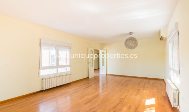 Resale - Villa -
MOLINA DEL SEGURA