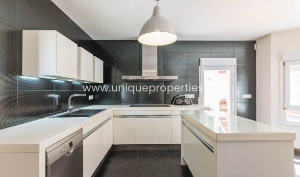 Resale - Villa -
MOLINA DEL SEGURA