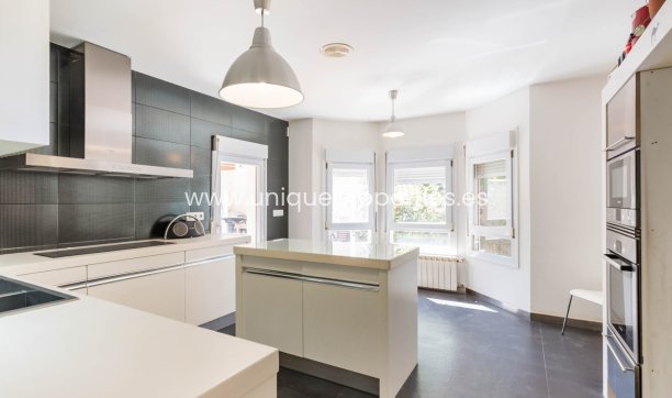 Resale - Villa -
MOLINA DEL SEGURA