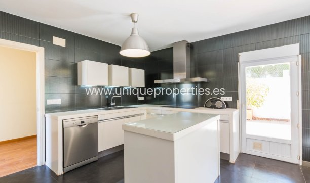 Resale - Villa -
MOLINA DEL SEGURA