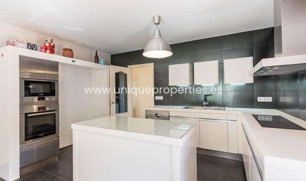 Resale - Villa -
MOLINA DEL SEGURA