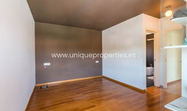 Resale - Villa -
MOLINA DEL SEGURA