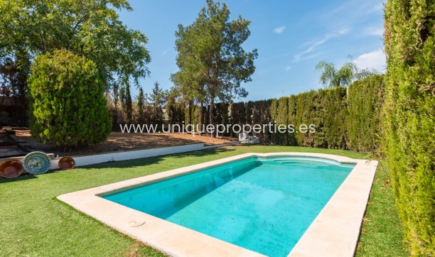 Resale - Villa -
MOLINA DEL SEGURA
