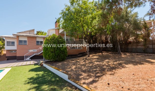 Resale - Villa -
MOLINA DEL SEGURA