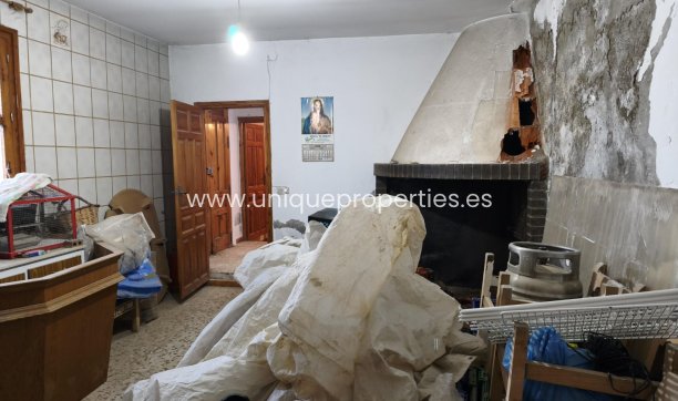 Resale - Village House -
Caniles