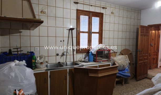 Resale - Village House -
Caniles