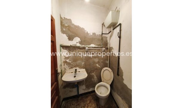 Resale - Village House -
Caniles