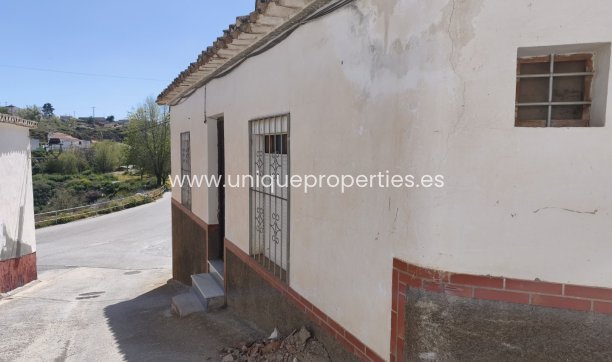 Resale - Village House -
Caniles