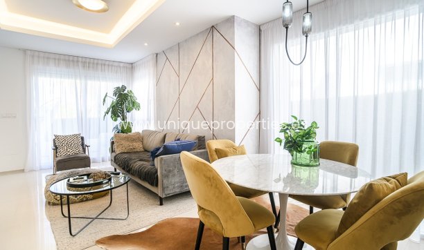 Herverkoop - Villa -
CIUDAD QUESADA