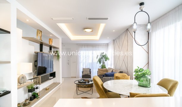 Herverkoop - Villa -
CIUDAD QUESADA