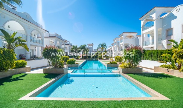 Herverkoop - Villa -
CIUDAD QUESADA