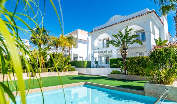 Herverkoop - Villa -
CIUDAD QUESADA