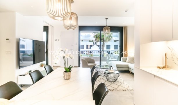 Resale - Penthouse -
LO PAGÁN