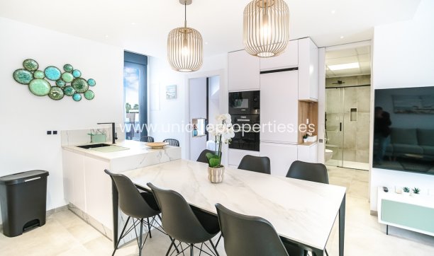 Resale - Penthouse -
LO PAGÁN