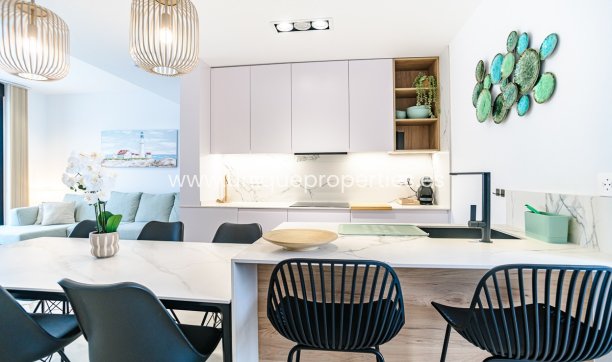 Resale - Penthouse -
LO PAGÁN