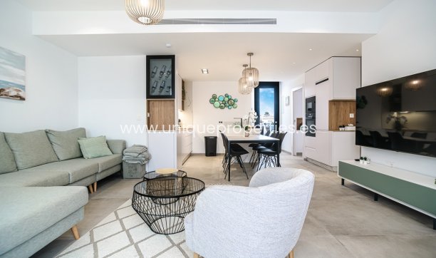 Resale - Penthouse -
LO PAGÁN