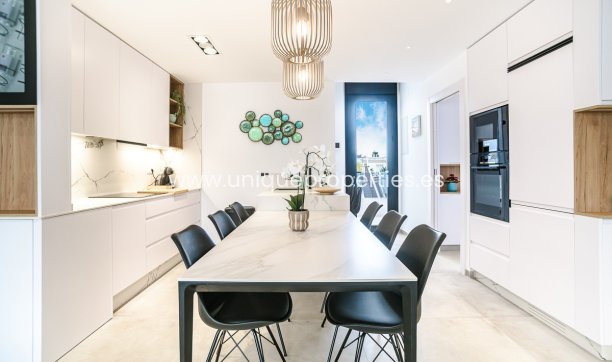 Resale - Penthouse -
LO PAGÁN