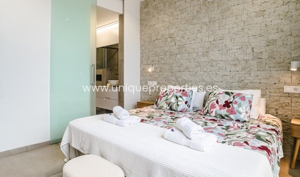 Resale - Penthouse -
LO PAGÁN