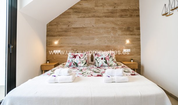 Resale - Penthouse -
LO PAGÁN