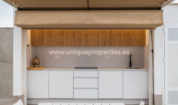 Resale - Penthouse -
LO PAGÁN