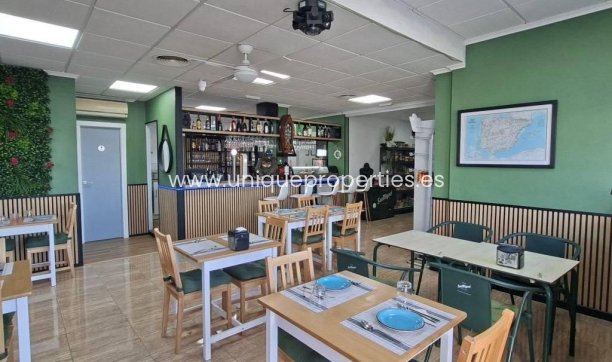 Resale - Commercial Property -
Torrevieja - Puerto