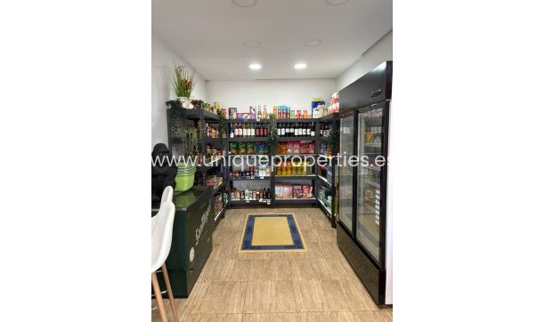 Resale - Commercial Property -
Torrevieja - Puerto