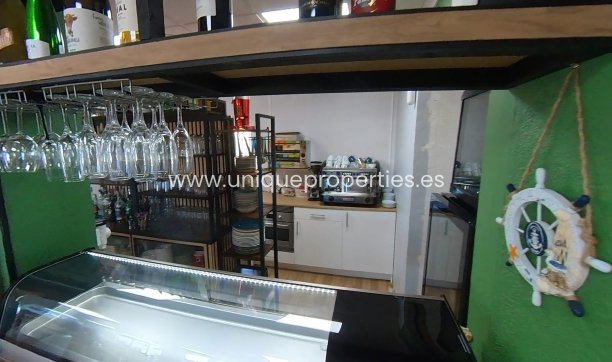 Resale - Commercial Property -
Torrevieja - Puerto