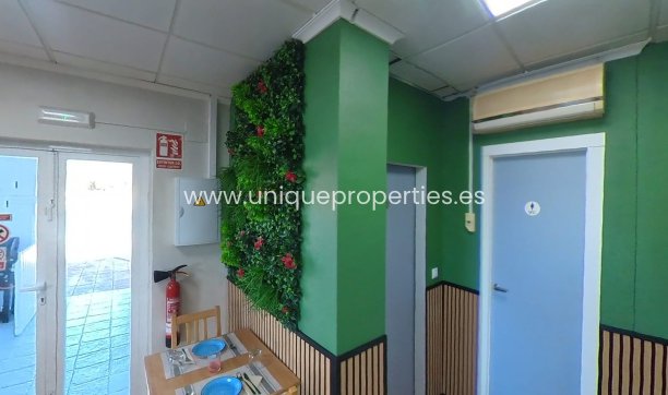 Resale - Commercial Property -
Torrevieja - Puerto
