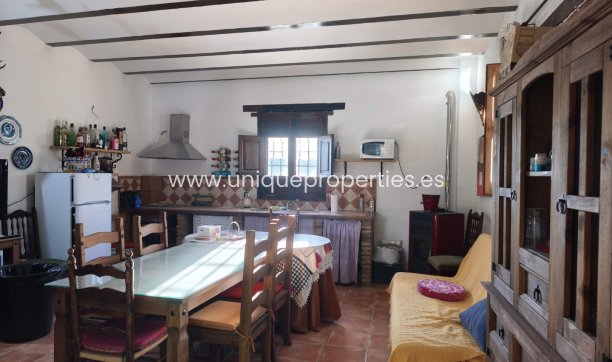 Reventa - Cave House -
Huescar