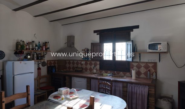 Reventa - Cave House -
Huescar