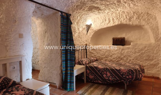 Reventa - Cave House -
Huescar
