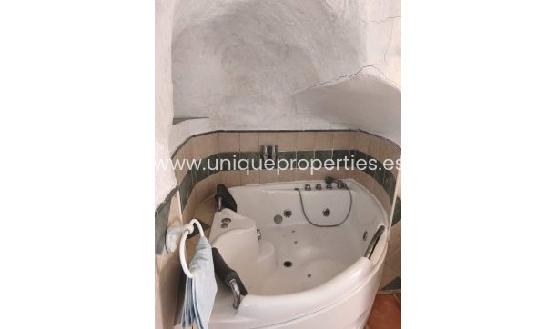 Reventa - Cave House -
Huescar