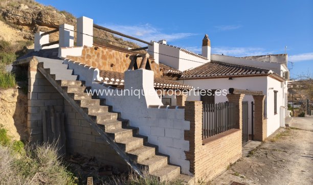 Reventa - Cave House -
Huescar