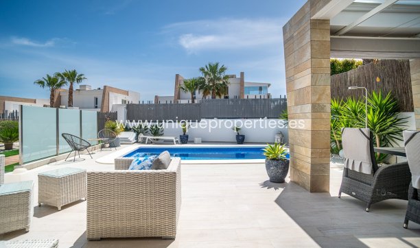 Resale - Villa -
Algorfa - La Finca Golf