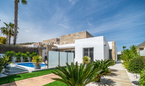 Resale - Villa -
Algorfa - La Finca Golf