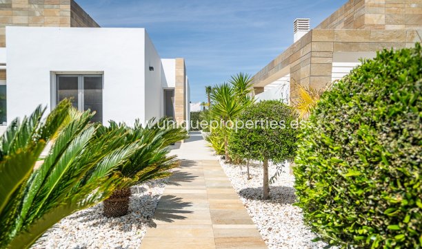 Resale - Villa -
Algorfa - La Finca Golf
