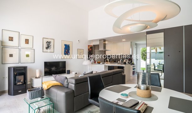 Resale - Villa -
Algorfa - La Finca Golf