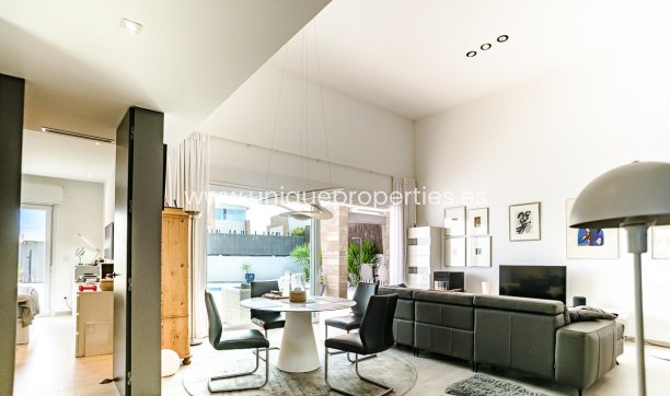 Resale - Villa -
Algorfa - La Finca Golf