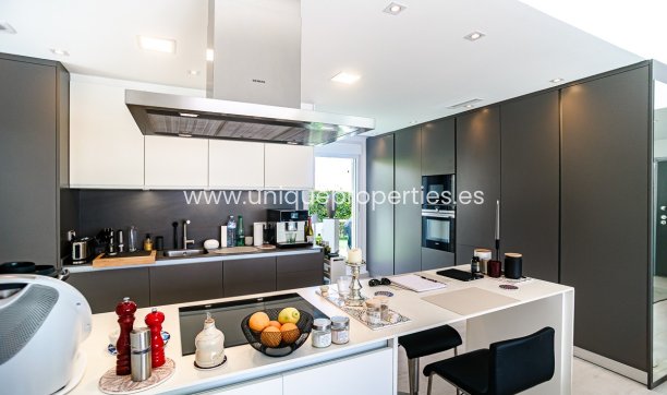 Resale - Villa -
Algorfa - La Finca Golf