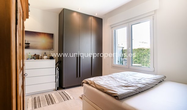 Resale - Villa -
Algorfa - La Finca Golf