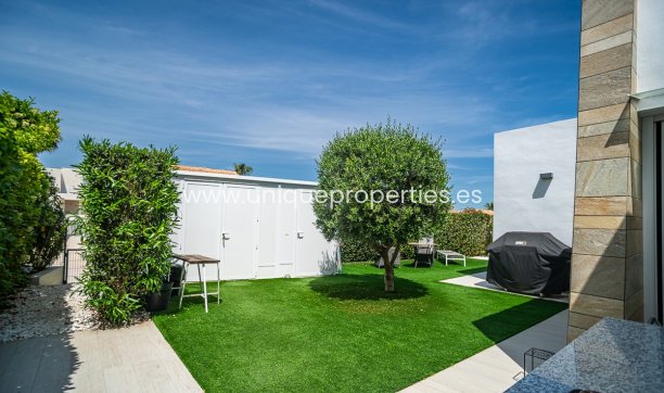 Resale - Villa -
Algorfa - La Finca Golf