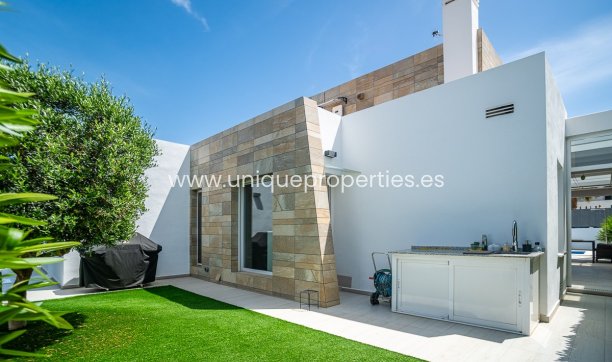 Resale - Villa -
Algorfa - La Finca Golf