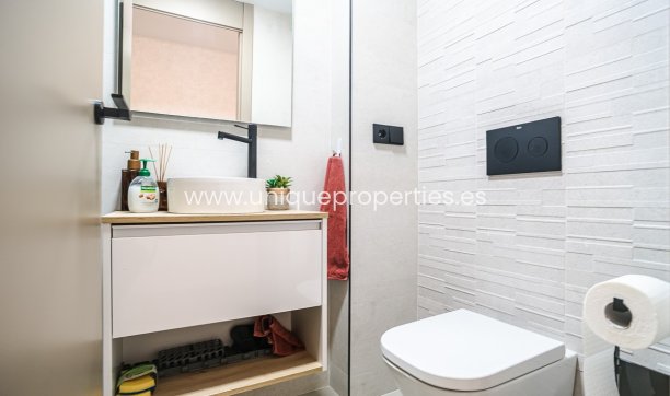 Resale - Apartment -
Torrevieja - Acequion