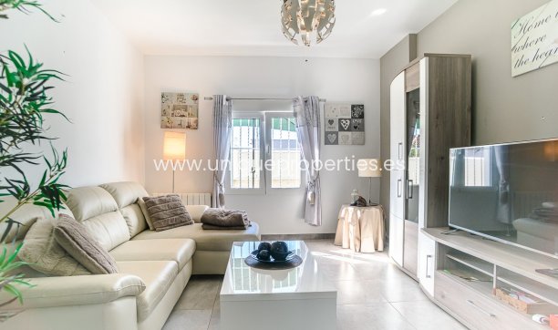 Resale - House -
Algorfa - ALGORFA
