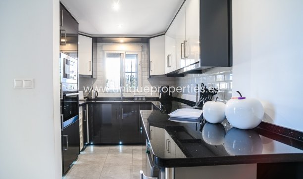 Resale - House -
Algorfa - ALGORFA
