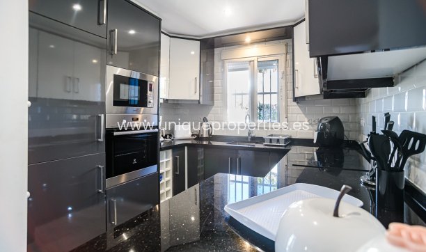 Resale - House -
Algorfa - ALGORFA