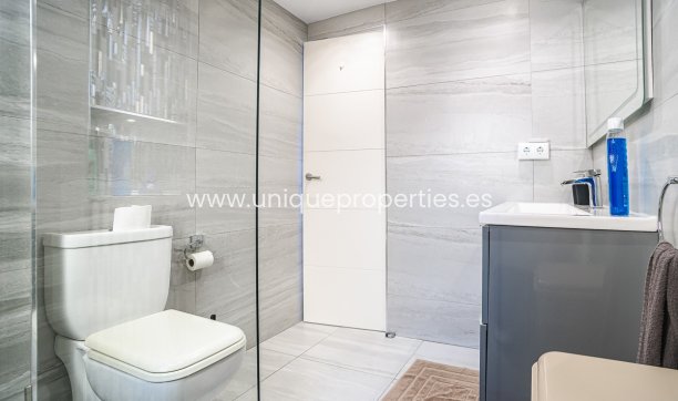 Resale - House -
Algorfa - ALGORFA