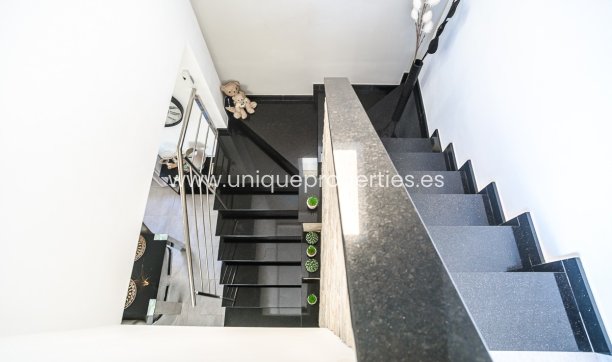 Resale - House -
Algorfa - ALGORFA