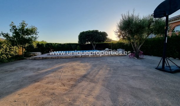 Resale - House -
Orihuela - Benferri
