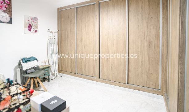 Reventa - Villa -
La Marina - LA MARINA